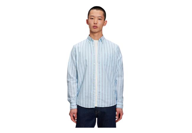 Gap Classic Oxford Shirt in Untucked Fit, $24.97